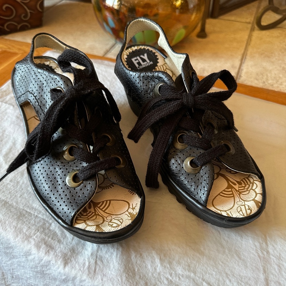 Fly London YUTA Women’s  Black Wedges